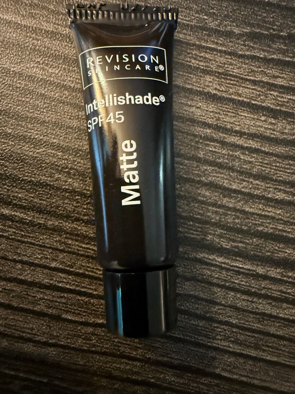 NWT Revision Skincare Intellishade Matte SPF 45 Travel Sample Tube
